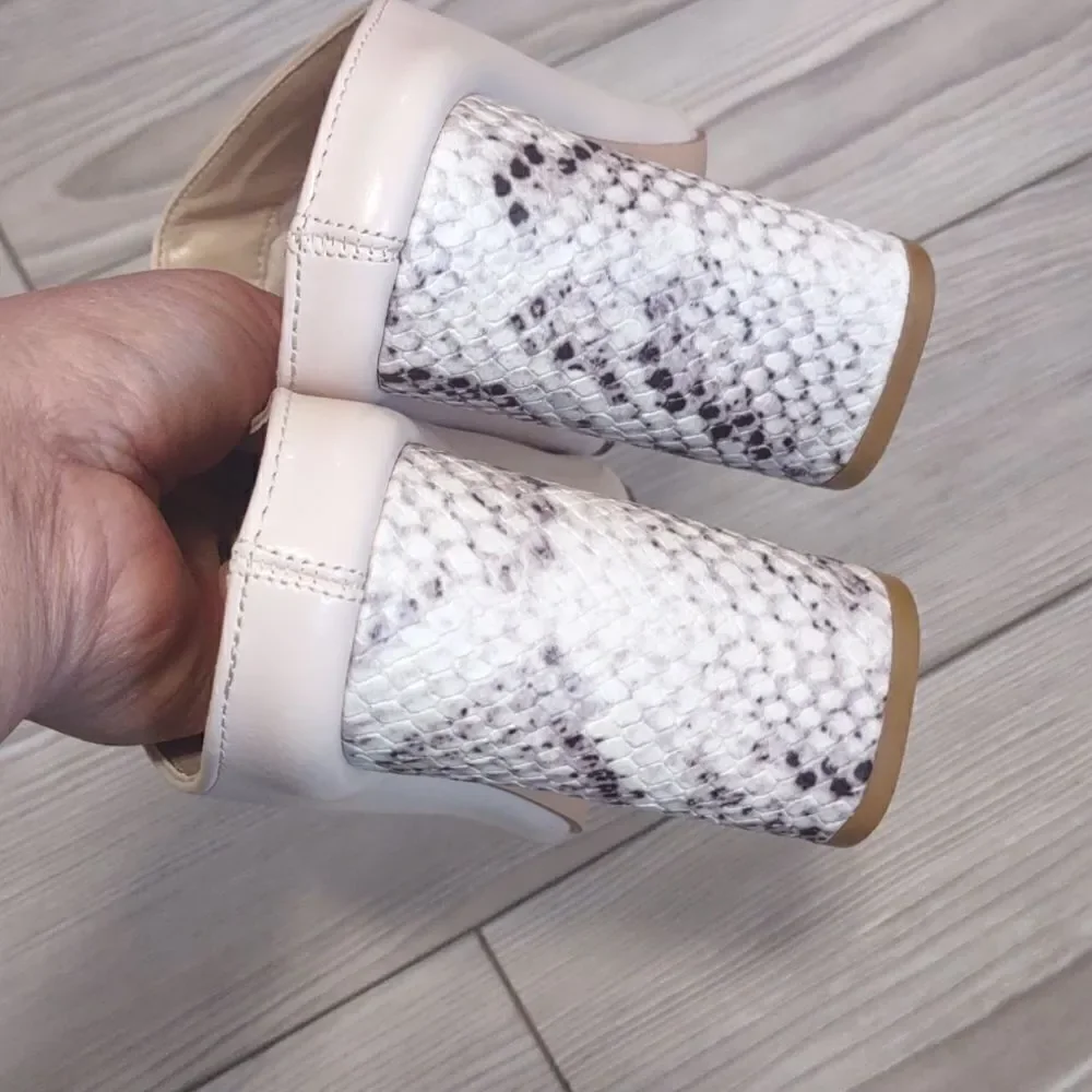 (65-1820) Coutgo Womens Square Toe Mules Slip On Snakeskin Sz 5.5